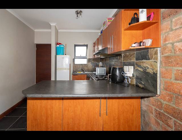2 BEDROOM APARTMENT FOR SALE IN FLAMINGO VLEI